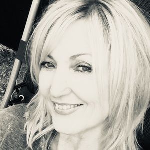 Meet your Posher, Connie